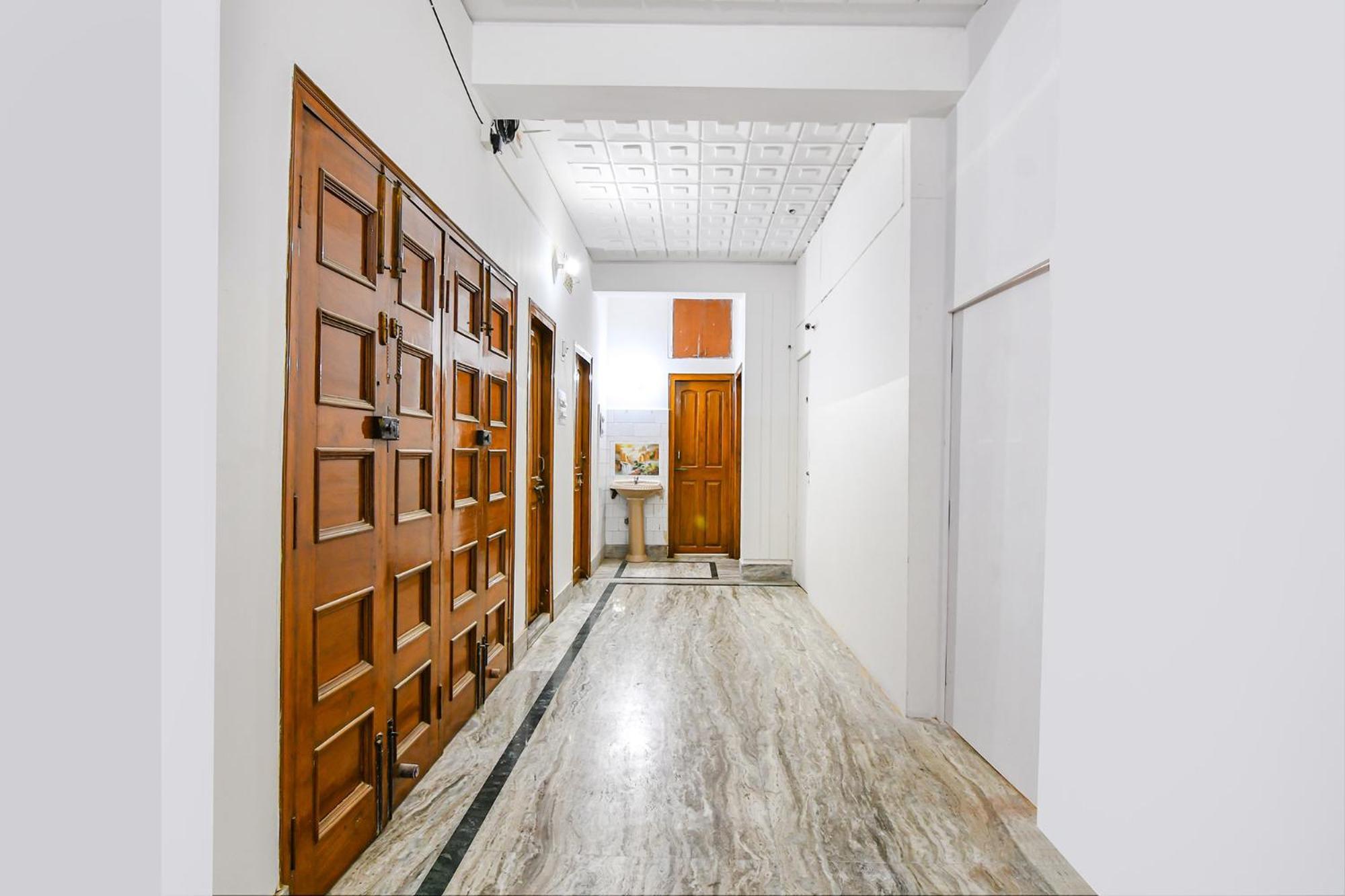 Fabexpress Astoria House Hotel Kolkata Exterior photo